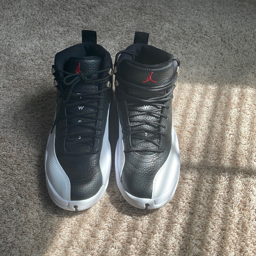 Jordan 12 retro playoffs size 9